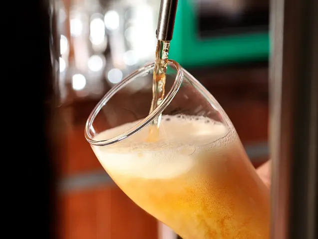 Berea fără alcool bate recordul: vânzările cresc cu 35%