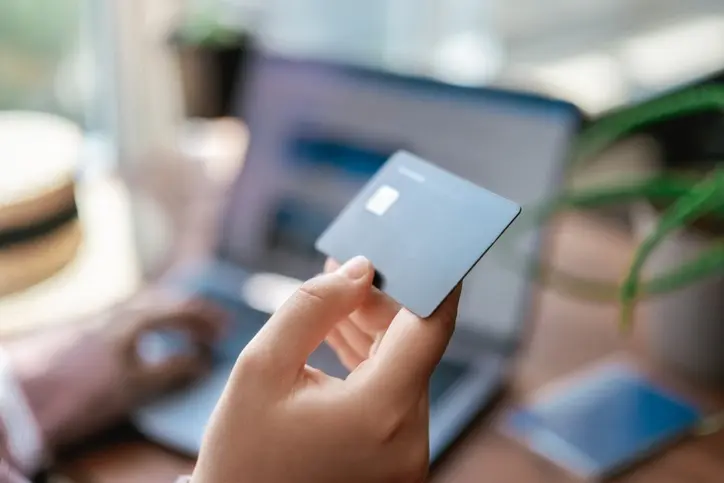 Cele mai bune carduri de credit cu rate fără dobândă în România, 2026