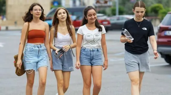 Educația financiară a adolescenților: cum pot copiii să învețe să investească de la 14 ani