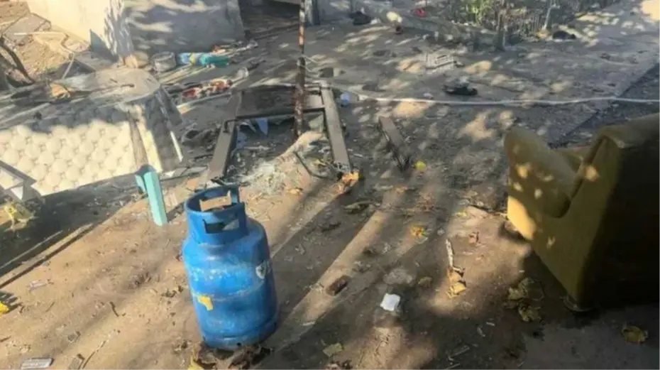 Explozie violentă în Roșiorii de Vede: doi răniți la spital după un incendiu