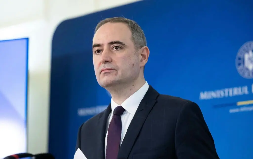 deficitul de 9,2% din PIB e o confuzie care induce panică