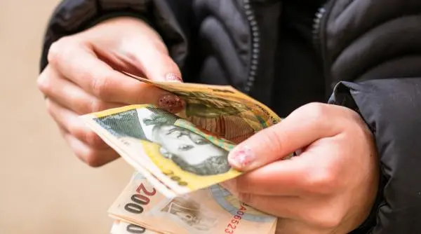 Peste 12.000 de români încasează pensii speciale de 25.000 de lei lunar