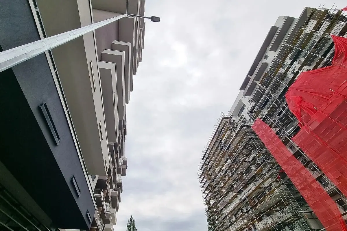 Piața chiriilor dă înapoi: proprietarii încep să lase la preț în marile orașe