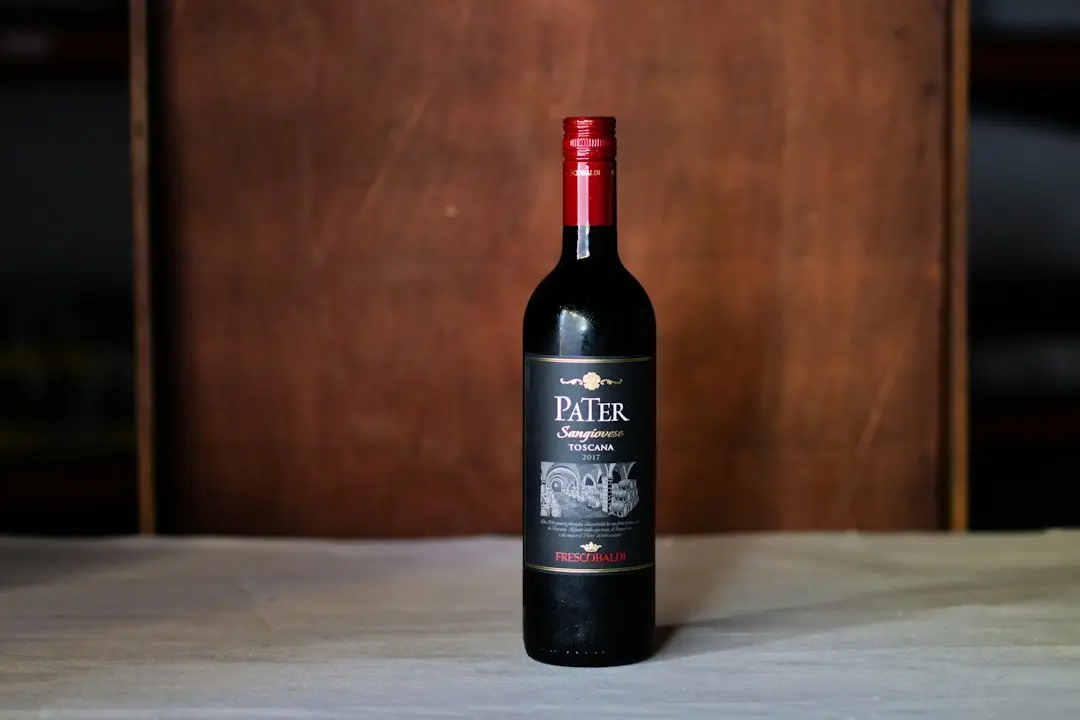 Piept de rață cu vin roșu și prune caramelizate - rețetă video