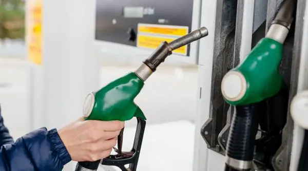 Plafonul prețului motorinei prelungit până în 2027