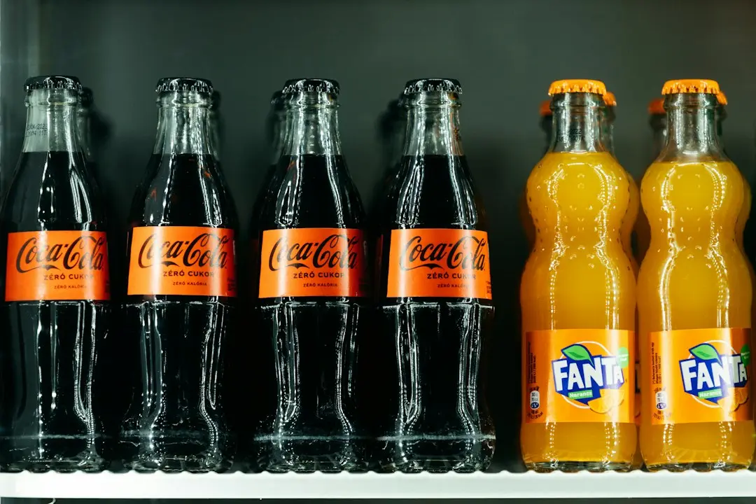 Prăjitură Fanta fără zahăr: rețetă video cu blat pufos și cremă fină