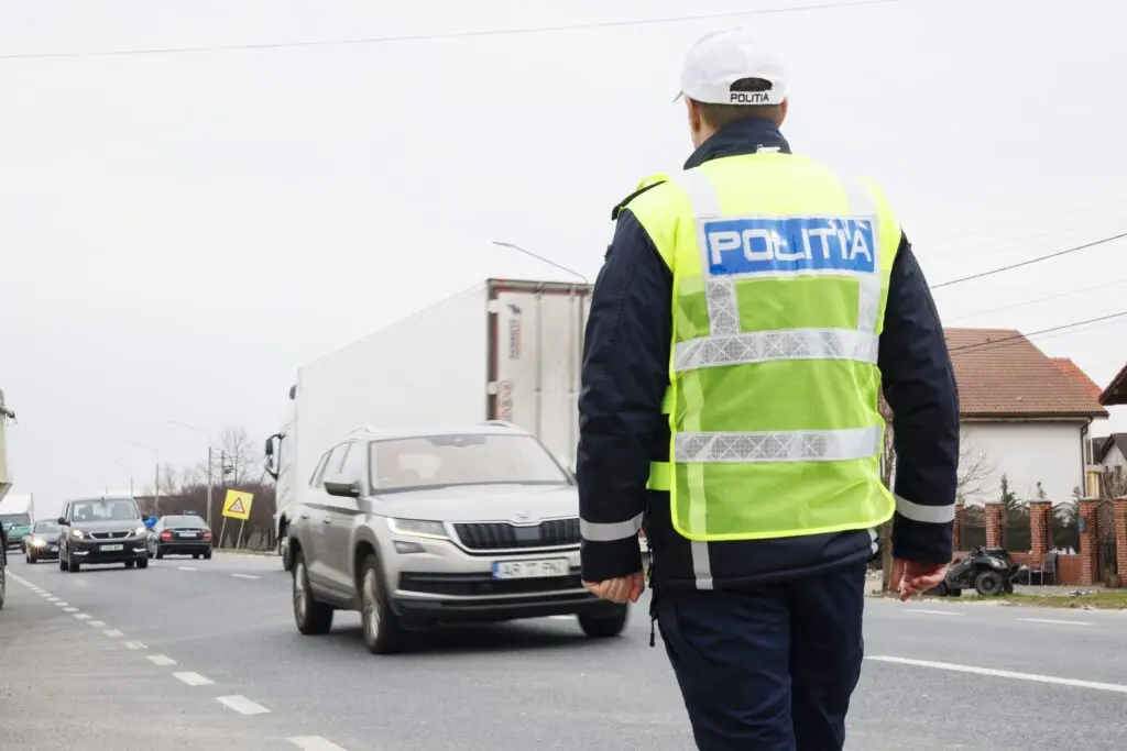 Radarul poliției poate detecta viteza de la distanțe mult mai mari decât crede șoferii români