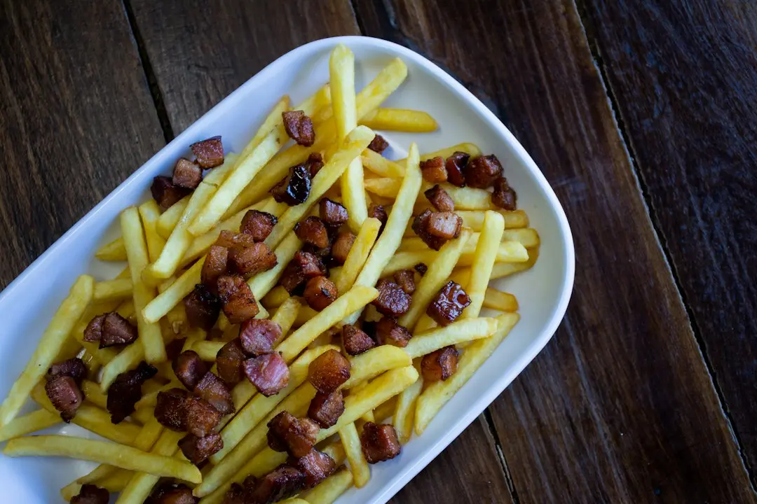 Cartofi crocanți cu bacon, fragezi moi în interior