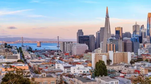 Chiar și cu 325.000 de dolari pe an, familiile din San Francisco depind de ajutoare sociale