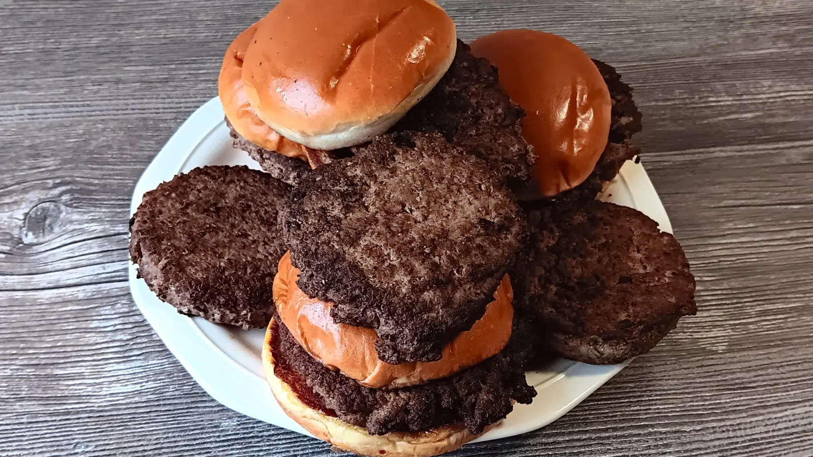 Ieșirile de burgeri din restaurantele de șefuri, clasificate după gustul cărnii