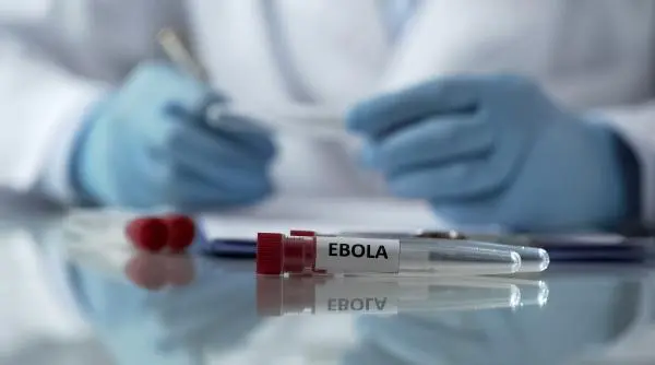 Statele Unite impun restricții dure pentru călătorii din România din cauza epidemiei de Ebola