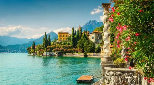 Văduva donează primăriei din Varenna vilă de 1,6 milioane de euro, cu condiția să poarte numele soțului